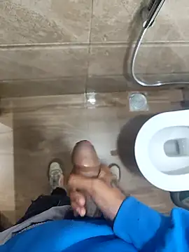 Snapshot of biswasb900 chatting on 12.16.25 biswasb900 online show from 12.16.25