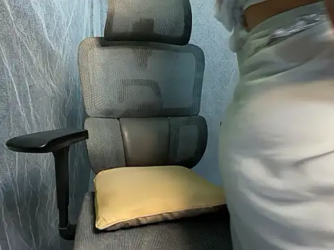 YoursSuku online show from 11.01.25