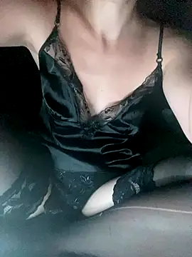Leaa2000 online show from 10.25.25