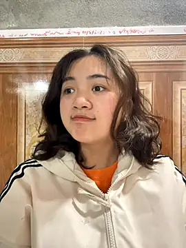 Lonnina online show from 11.18.25