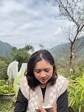 Lonnina online show from 11.21.25