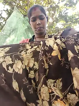 Snapshot of Fasfas2 chatting on 11.11.25 Fasfas2 online show from 11.11.25