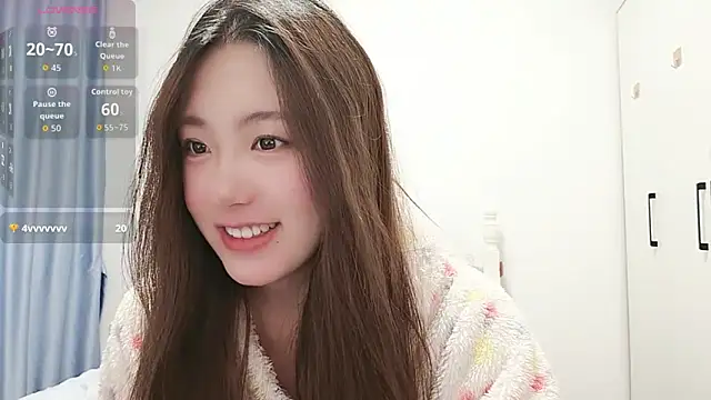 Snapshot of Luna_868 chatting on 11.24.25 Luna 868 online show from 11.24.25