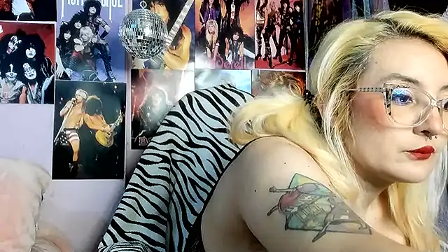 Snapshot of Avril_Maria chatting on 06.21.26 Avril Maria online show from 06.21.26