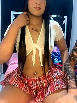 Snapshot of zoeandangel chatting on 11.05.25 zoeandangel online show from 11.05.25