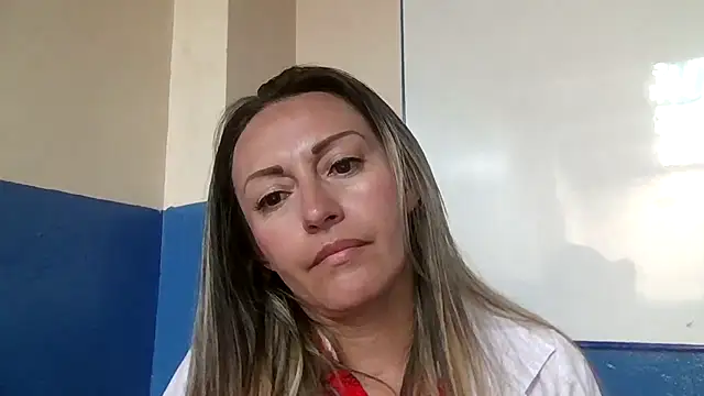 Snapshot of -AngelNova- chatting on 11.13.25 -AngelNova- online show from 11.13.25