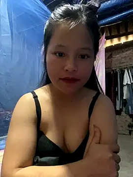 Snapshot of O_o_UwU_o_O chatting on 10.31.25 O o UwU o O online show from 10.31.25