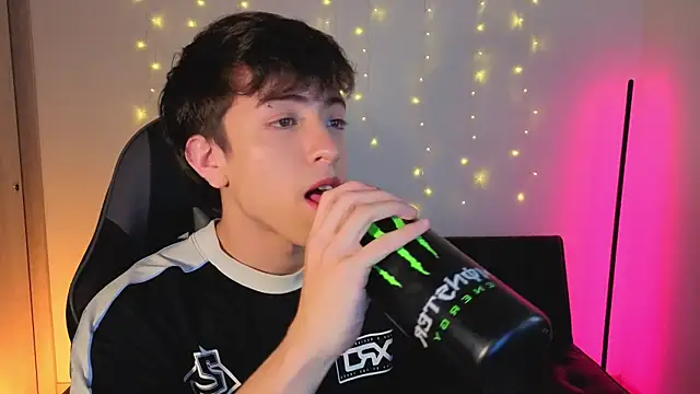 onlinenico online show from 12.04.25