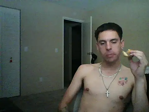 Snapshot of latinosatiro94 chatting on 09.11.25 latinosatiro94 online show from 09.11.25