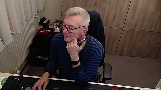 Snapshot of randyandy67 chatting on 11.04.25 randyandy67 online show from 11.04.25