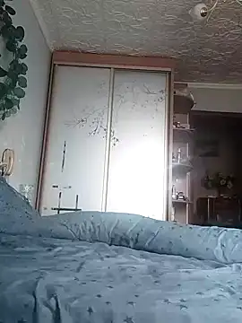 GlamMilena online show from 10.15.25