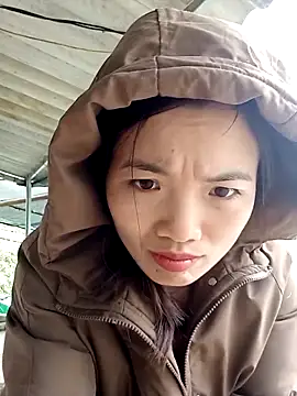 ngan-cute online show from 11.20.25