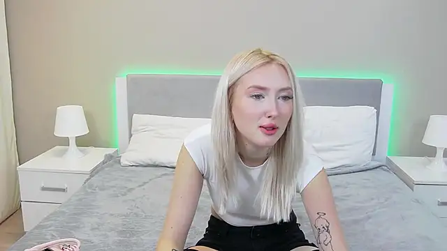 MarianeSun online show from 09.25.25