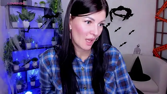 Snapshot of O1d_Lady chatting on 11.06.25 O1d Lady online show from 11.06.25