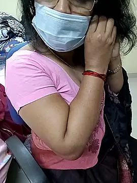 Snapshot of tamilmaha12 chatting on 11.12.25 tamilmaha12 online show from 11.12.25