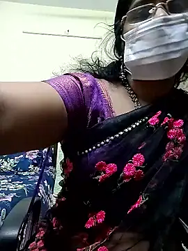 Snapshot of tamilmaha12 chatting on 01.08.26 tamilmaha12 online show from 01.08.26