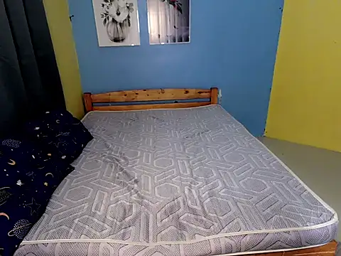 Petite HugeCock online show from 05.25.26