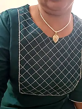 Snapshot of angel_ridhi chatting on 09.12.25 angel ridhi online show from 09.12.25