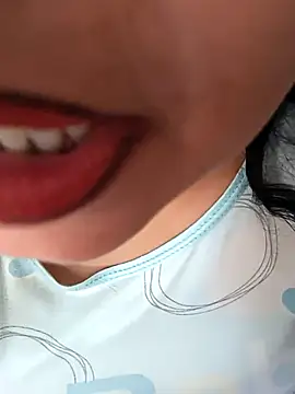 Snapshot of angel_ridhi chatting on 09.25.25 angel ridhi online show from 09.25.25