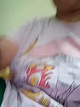 Snapshot of angel_ridhi chatting on 10.11.25 angel ridhi online show from 10.11.25