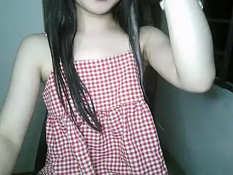 Snapshot of Annabelle-e chatting on 09.28.25 Annabelle-e online show from 09.28.25