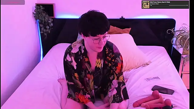 Snapshot of MossPrince chatting on 10.01.25 MossPrince online show from 10.01.25