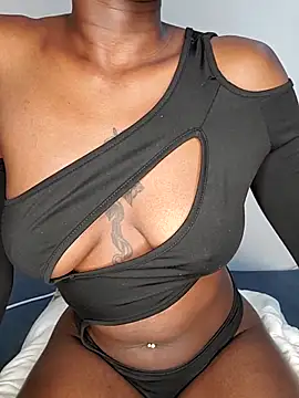 Snapshot of _Uphele chatting on 09.26.25 Uphele online show from 09.26.25