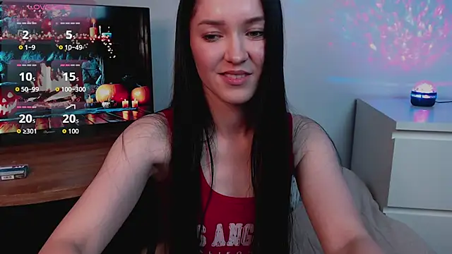 Snapshot of Veliora chatting on 10.30.25 Veliora online show from 10.30.25