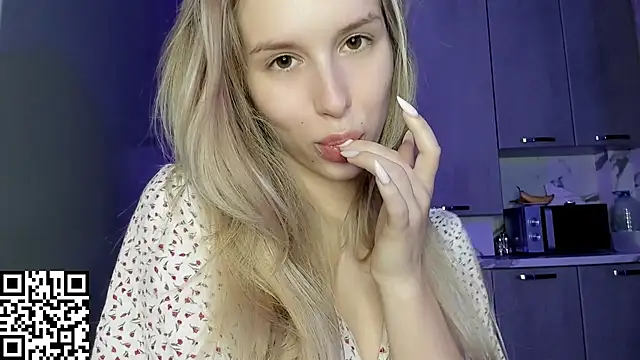 ElysiaXo online show from 10.12.25