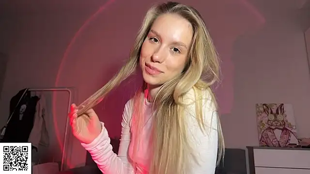 ElysiaXo online show from 10.24.25