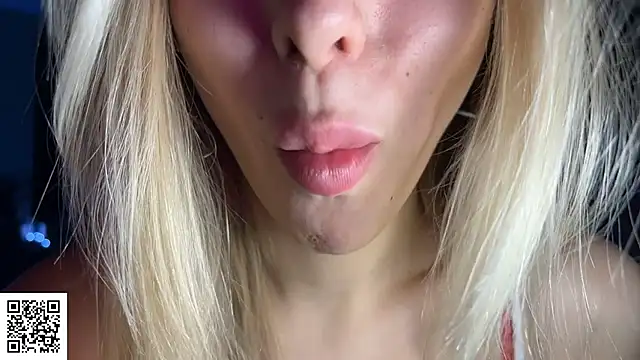 ElysiaXo online show from 12.04.25