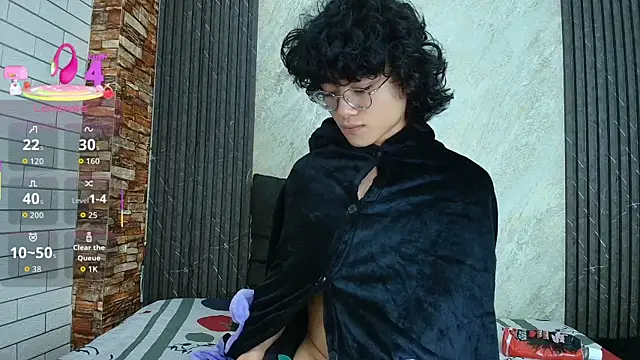 Snapshot of mich_marin_ chatting on 09.19.25 mich marin online show from 09.19.25