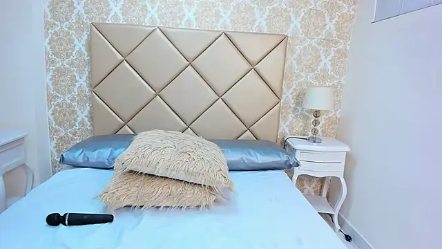 Snapshot of Natashanaughty chatting on 11.30.25 Natashanaughty online show from 11.30.25