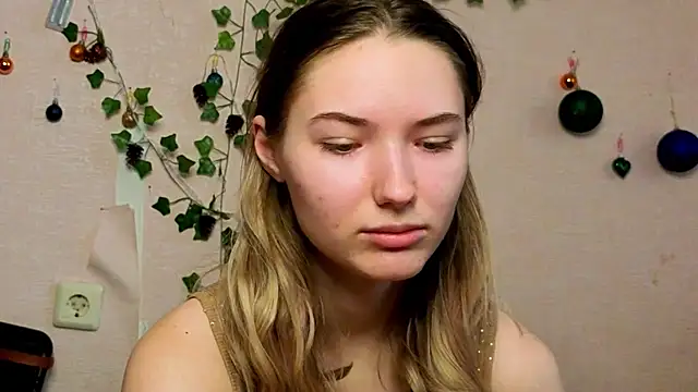  kikiclark   online show from 02.13.26