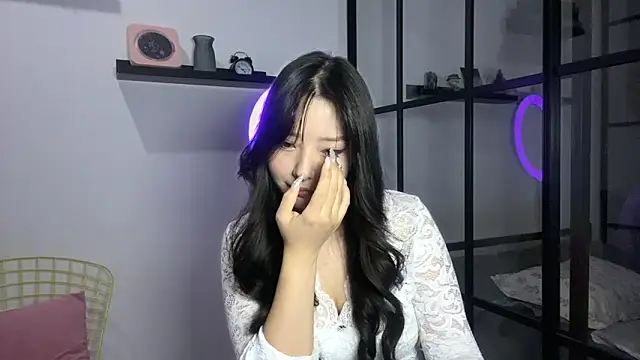 WonderMira online show from 10.05.25