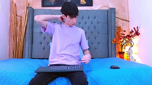 Snapshot of Luke_Carter chatting on 12.17.25 Luke Carter online show from 12.17.25