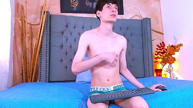 Snapshot of Luke_Carter chatting on 02.04.26 Luke Carter online show from 02.04.26