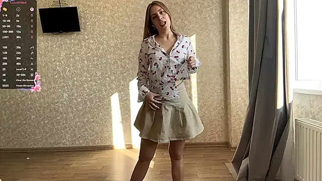 Snapshot of DreamyOlivia chatting on 10.26.25 DreamyOlivia online show from 10.26.25