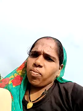 Snapshot of Hot-honi chatting on 09.28.25 Hot-honi online show from 09.28.25