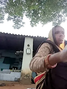 Snapshot of Hot-honi chatting on 10.01.25 Hot-honi online show from 10.01.25