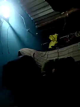 Snapshot of Hot-honi chatting on 10.31.25 Hot-honi online show from 10.31.25