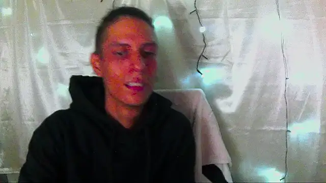 Snapshot of Crxxxsh chatting on 09.22.25 Crxxxsh online show from 09.22.25