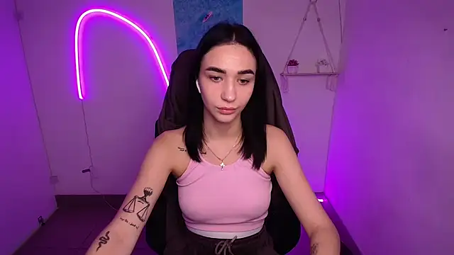 Snapshot of Bella_Night4 chatting on 11.06.25 Bella Night4 online show from 11.06.25