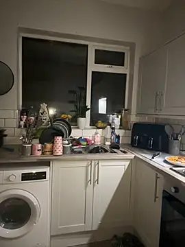 Snapshot of CheekyChelseaX chatting on 11.22.25 CheekyChelseaX online show from 11.22.25