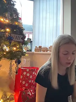 Snapshot of CheekyChelseaX chatting on 11.30.25 CheekyChelseaX online show from 11.30.25