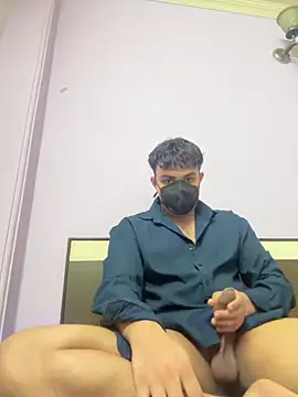 Snapshot of playboyxxx1905 chatting on 09.16.25 playboyxxx1905 online show from 09.16.25