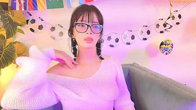 Snapshot of Sweet_1Angel chatting on 06.27.26 Sweet 1Angel online show from 06.27.26