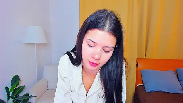 Snapshot of JoCauterucci chatting on 10.25.25 JoCauterucci online show from 10.25.25