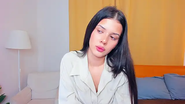 Snapshot of JoCauterucci chatting on 10.28.25 JoCauterucci online show from 10.28.25