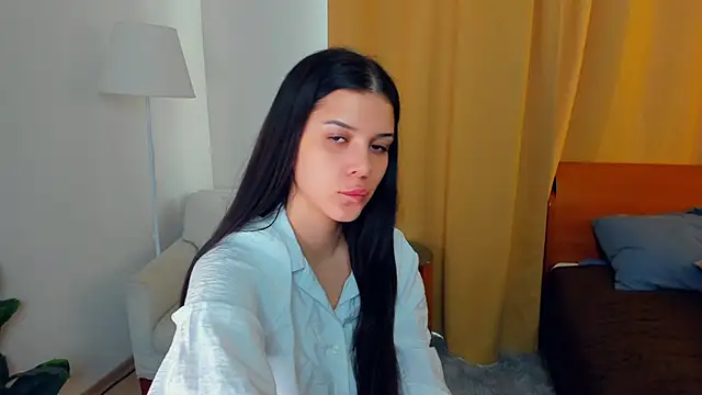 Snapshot of JoCauterucci chatting on 11.08.25 JoCauterucci online show from 11.08.25